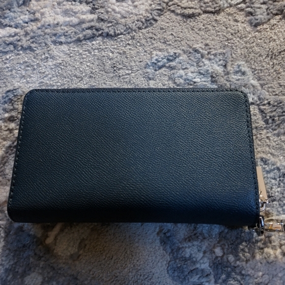 NWT! Michael Kors Wallet/Wristlet - Picture 5 of 12